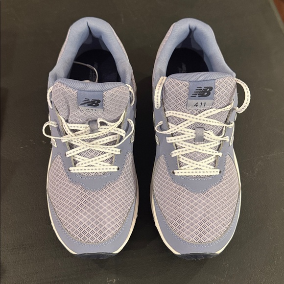 Woman’s New balance 411 V2 size 10 D (Wide) - Picture 2 of 7